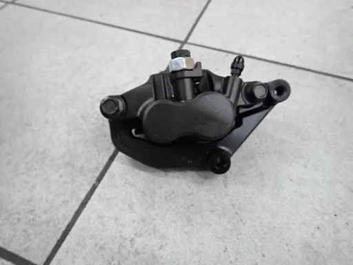 Voorremklauw rechts Yamaha MT03 2006 - 2013 MT 03 MT-03 rechter rechtse remklauw 2024021