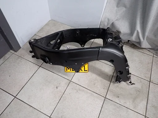 Frame met NL kenteken voor de Yamaha R1 2004 - 2006 RN12 kader YZF-R1 RN 12 2024025