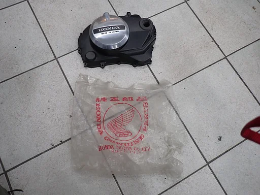 Right engine cover Honda CB400N CB250N 1978 - 1981 without kickstarter clutch cover engine casing 2024027