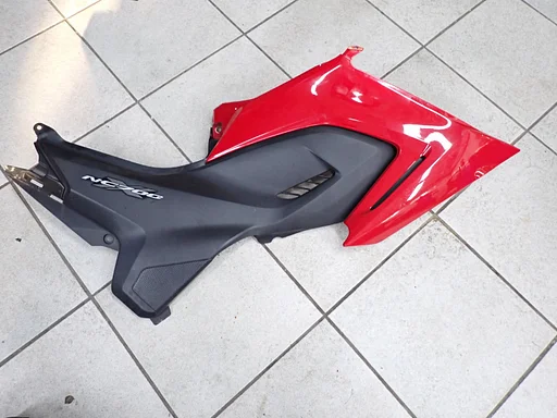 Zijkuip rechts Honda NC700 X 2011 - 2015 NC 700 rechtse rechter kuipdeel kap zijkap 2024029