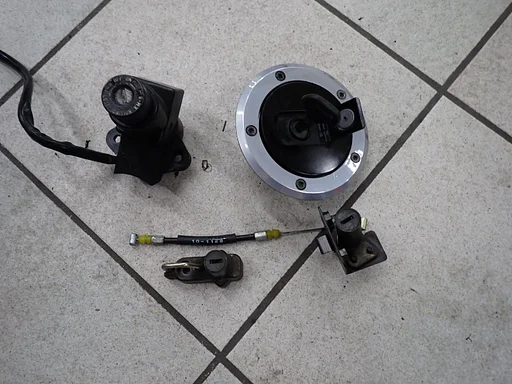 Slotenset voor de Kawasaki ZZR 1200 2002 - 2005 ZZR1200 slotset sleutels 2024031