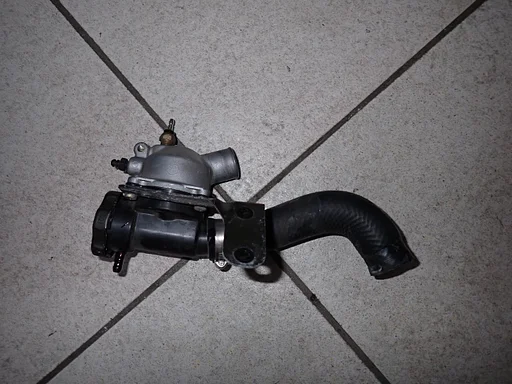 Thermostaat voor de Kawasaki ZZR 1200 2002 - 2005 ZZR1200 koelvloeistof vuldop 2024031