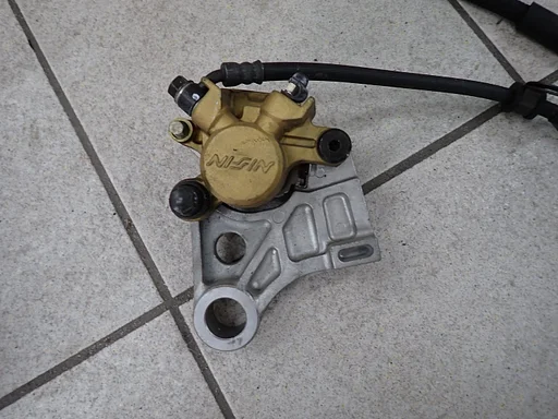 Achterremklauw voor de  Honda CBR600RR 2003 - 2004 PC37 remklauw achter achterrem CBR 600RR 600 RR PC 37