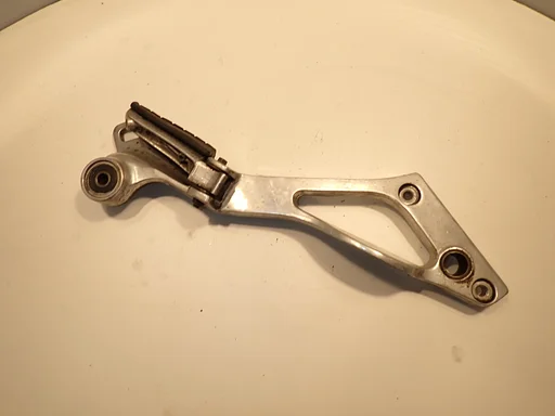 Duo voetsteun rechts voor Yamaha TDM 850 1996 - 2001 4TX rechter rechtse duosteun voetsteun schetsplaat 24003
