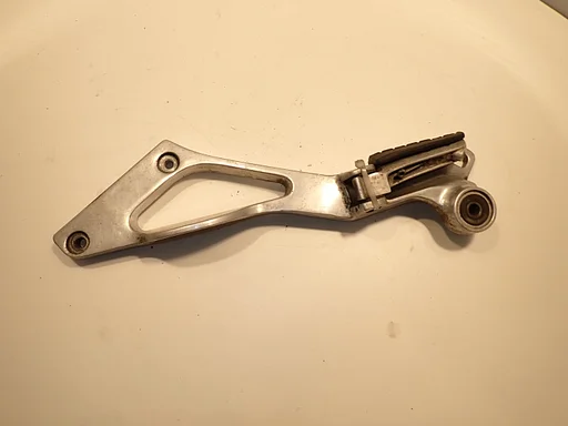 Duo voetsteun links voor Yamaha TDM 850 1996 - 2001 4TX linker linkse duosteun voetsteun schetsplaat 24003