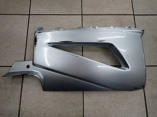 Zijkuipdeel rechts Aprilia RST Futura 2001 - 2004 1000 zijkuip zijkap onderkuip onder kuipdeel kap zij rechter rechtse  spatbord 2024018