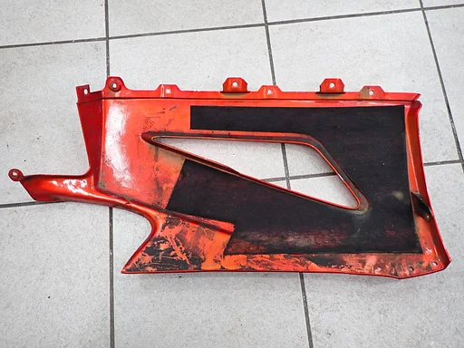 Zijkuipdeel links Aprilia RST Futura 2001 - 2004 1000 zijkuip zijkap onderkuip onder kuipdeel kap zij linker linkse