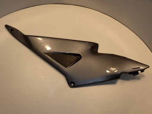 Zijkuip links framecover Aprilia RSV Mille 1000 1998 - 2003 GEN1 zijkuipdeel linker linkse kuip kap zijkap frame kont achter 2024018
