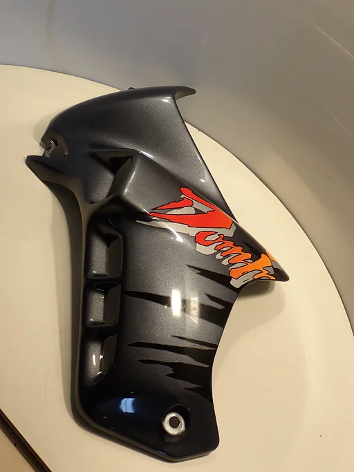 Nieuwe origineel zijkuipdeel Honda NX500 NX650 Dominator 1993 NX 500 650 spatbord 64230MY2700ZB NOS 2024040