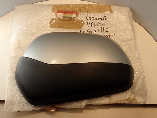 Right pannier cover Honda Deauville NT650V 1998 - 2005 NT 650 V side fairing panel case lid NOS