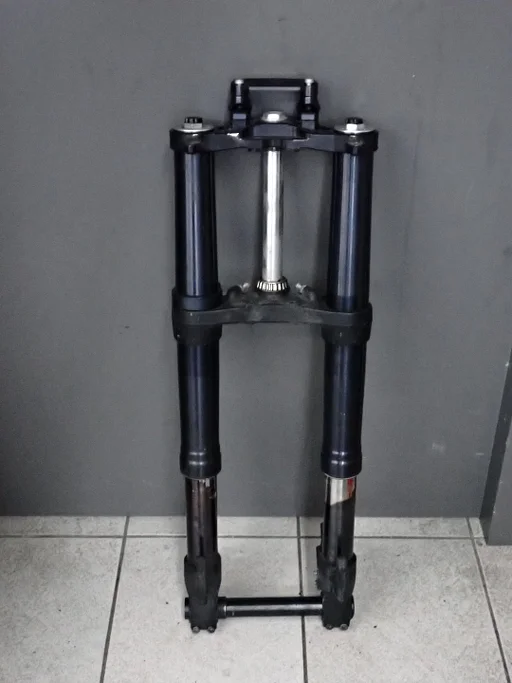 Fourche avant KTM Superduke 990 2007–2011 fourche WP USD étriers radiaux 100 mm