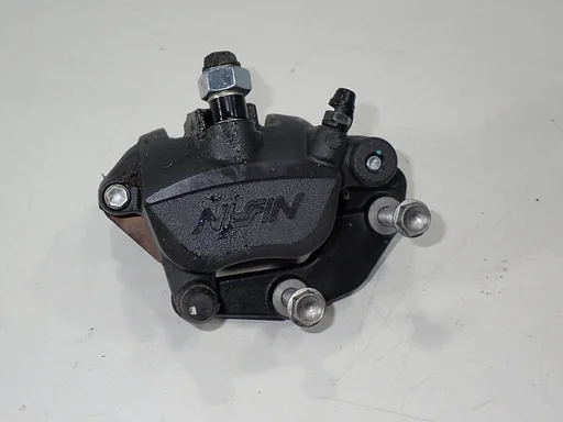 Remklauw rechts voor de Kawasaki Ninja 650 2020 - 2021 rechter rechtse voorrem voorremklauw 2024027