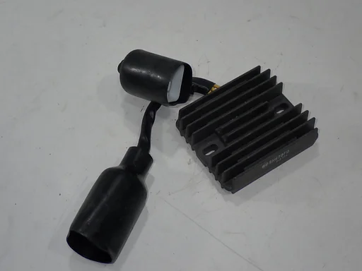 Spanningsregelaar voor de Honda CBR 1000 RR 2004 - 2007 SC57 CBR1000RR regulator rectifier gelijkrichter 2024027