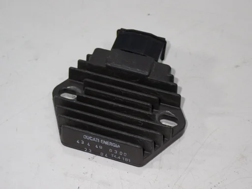 Spanningsregelaar Honda CBR600F 1991 - 2000 CBR900RR 1992 - 1999 SC28 SC33 NTV 650 deauville 2024027