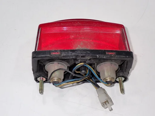Achterlicht voor de Yamaha TDM 850  1991 - 1995 3VD achterlichtunit achterlamp lamp remlicht 24027