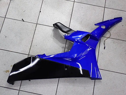 Zijkuip rechts voor de Yamaha YZF-R6 2006 2007 RJ11 YZF R6 rechter rechtse zijkap zij kuipdeel zijkuipdeel kuip rj11 rj15 2024047