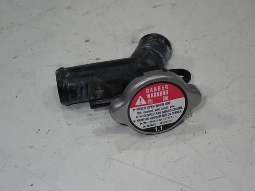 Radiator cap for the Honda CBR 1000 RR 2004 - 2007 SC57 Fireblade CBR1000RR coolant filler cap 2024052