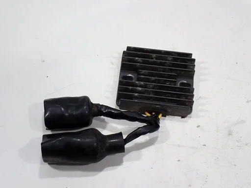 Voltage regulator for the Honda CBR 1000 RR 2004 - 2007 SC57 Fireblade CBR1000RR voltage regulator rectifier 2024052