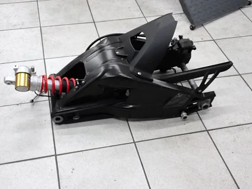 Achterbrug voor de BMW S 1000 R 2013 - 2020 K47 S1000R 2016 2017 achtervork achter brug vork 2024018