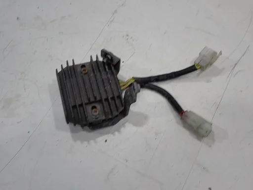 Voltage regulator for the Suzuki SV 1000 2003 – 2007 SV1000 rectifier 202219