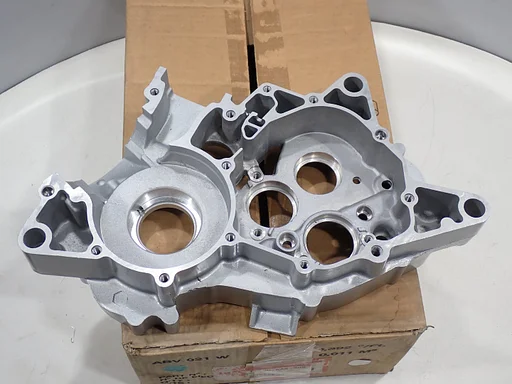 Neue Motorgehäusehälfte für Honda CRM 125 1997 – 1999 CRM125 CRM RV RX rechte Gehäusehälfte 11100KAK306 NOS 2024040