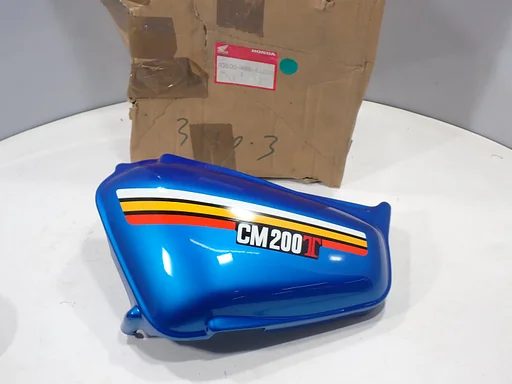 Neue Seitenabdeckung für Honda CM 200 T 1980 CM200T linke Seitenverkleidung Abdeckung 8360465610ZA NOS 2024040