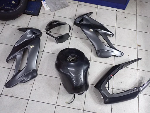 Verkleidungsteile und Tank Honda VTR 1000 F 2001–2006 VTR1000F Firestorm Superhawk Verkleidung Verkleidungssatz Verkleidungsteile