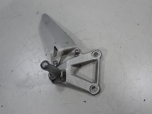 Ducati 848 2008 - 2010 rechte Fußraste Fußstütze Halteplatte rechts Superbike