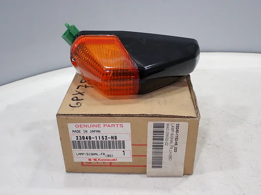 Clignotant avant gauche Kawasaki GPX750R 1986 - 1988 clignotant avant gauche noir OEM 23040-1152-H8