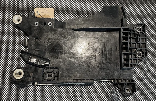 BMW F40 ACCUBAK 9387574