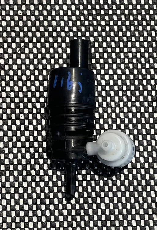 BMW F40 RUITENWISSERVLOEISTOF POMP 7388349