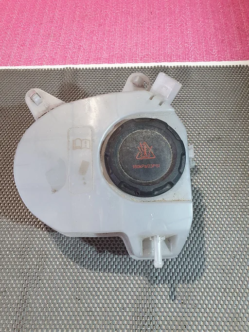 Expansievat / Koelvloeistof Reservoir skoda karoq 5wa121407f artikelnr