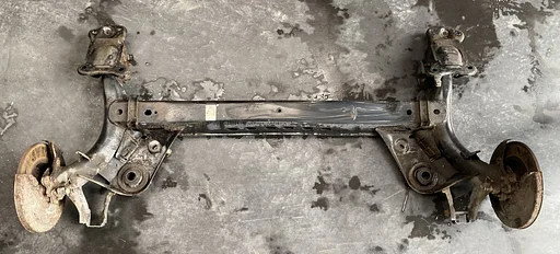 VW GOLF VII ACHTERAS 5Q0501049