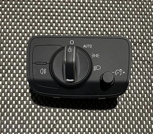 AUDI LICHTSCHAKELAAR 8V0941531