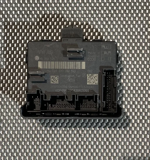 AUDI A3 MODULE DEUR RECHTS VOOR 8Y0959593