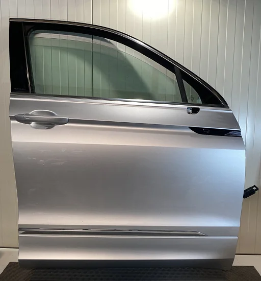 VW TIGUAN PORTIER RECHTS VOOR