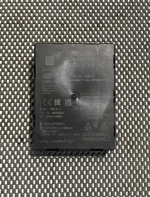 VW TIGUAN KEYLESS VEHICLE MODULE 3Q0959435