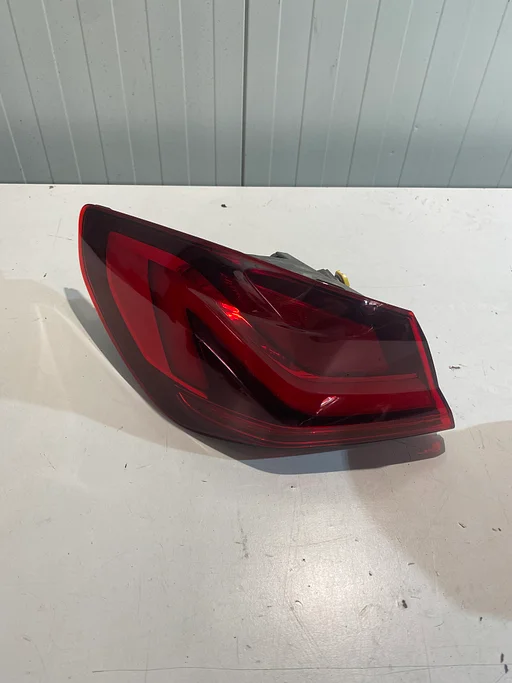 BMW F40 ACHTERLICHT LINKS LED 7450643