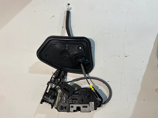 AUDI A3 DEUR SLOT LINKS VOOR 5TBB837015E