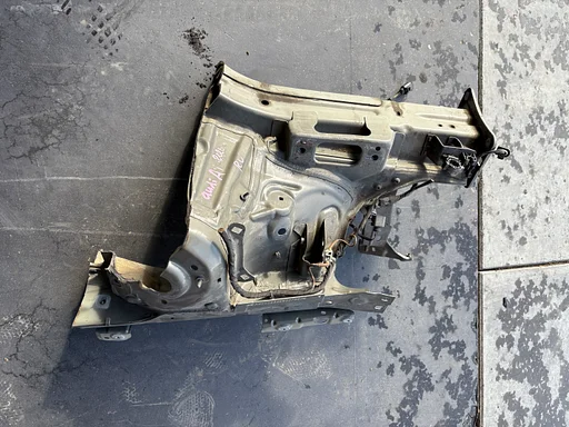 AUDI A1 (GBA) SNIJDEEL CHASSISBALK RECHTS VOOR LX7G