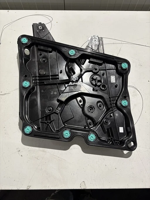 VW GOLF VIII RAAMMECHANISME LINKS VOOR 5H0837401H