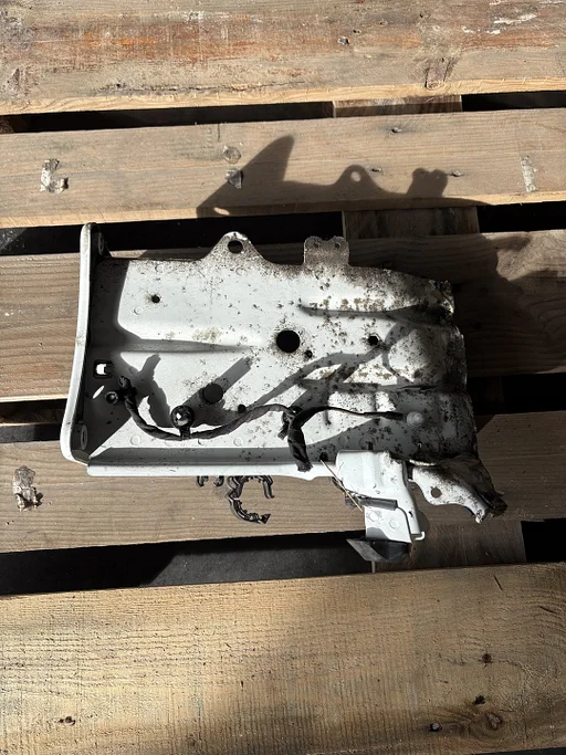 AUDI Q2 SNIJDEEL CHASSISBALK RECHTS