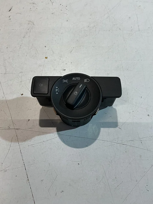 MERCEDES VITO (447.6) LICHTSCHAKELAAR A2469050250