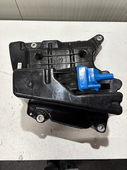 AUDI A5 ADBLUE TANK 4067411AD