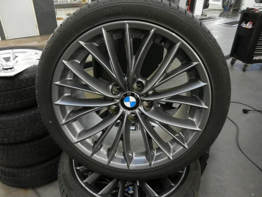 Zomerbandenset origineel 18 inch breedset  BMW 3 SERIE E90 F30