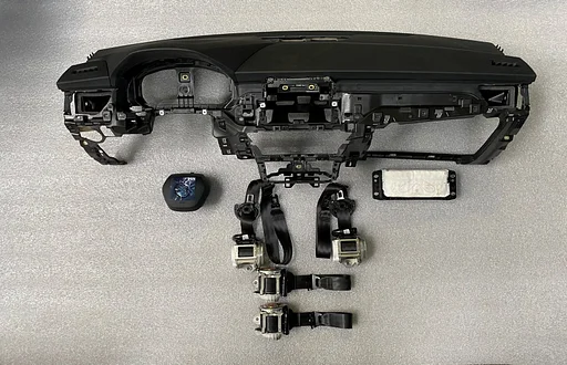 Skoda Kamiq airbag set compleet dashboard gordel spanner 2019+  Stuur airbag passagier airbag gordel set voor gordel set achter dashboard   Voor vragen kunt u vrijblijvend contact met ons opnemen.  Airbagspecialist B.V. van Ghertstraat 16 5121 HZ Rij