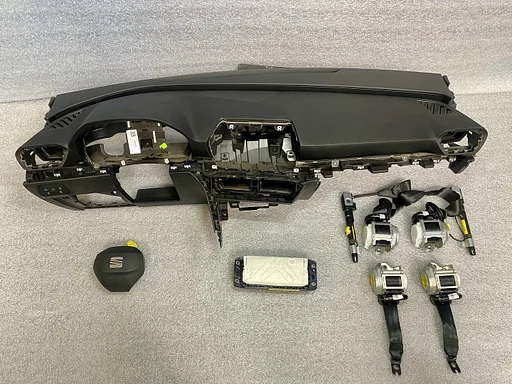 airbag set dashboard gordels stuur airbag Seat Leon  5F model 2020+  5FB857003P,5FA880201,5FB857003,5FA880204