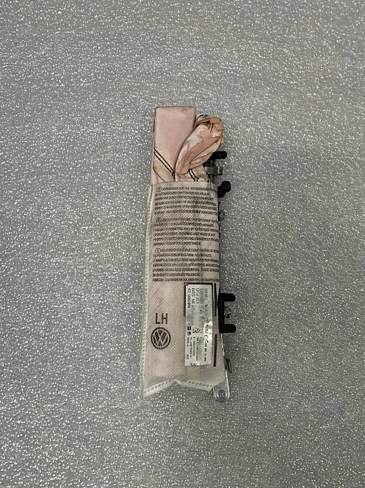 Skoda Rapid model:2012+ stoel airbag Links 5JA880241A 5JA880241B