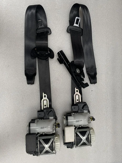 Golf 7 pre safe gordel set/ bigbelt  links + rechts 5G3857741 5G3857742