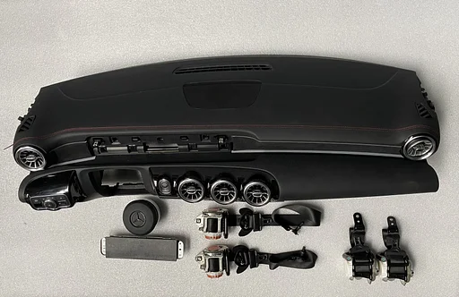 Mercedes CLA AMG 2019+ W118 dashboard(rode stiksels, alcantara leer) + airbag set
